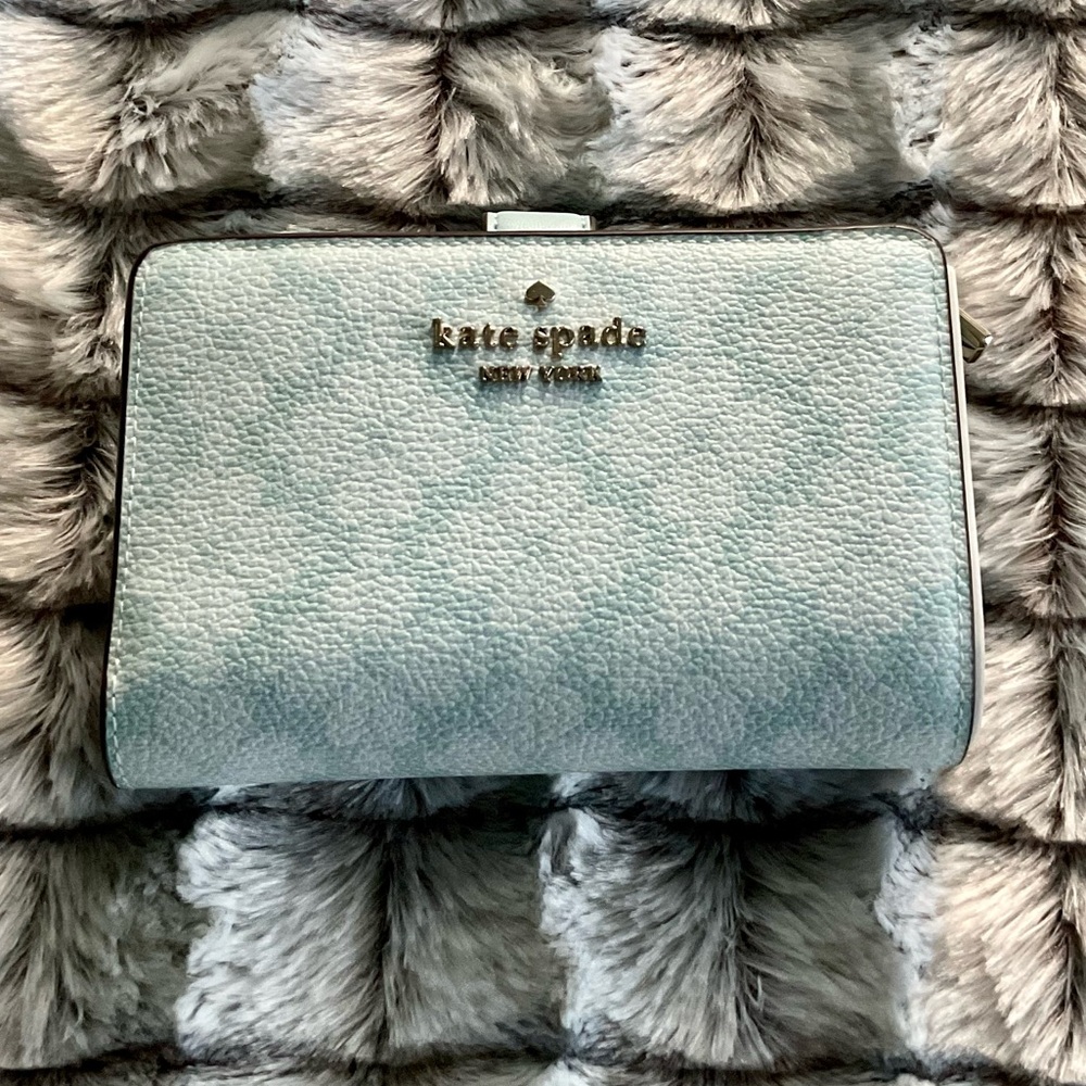 Brand New with Tag Kate Spade Light Blue Wallet(original)